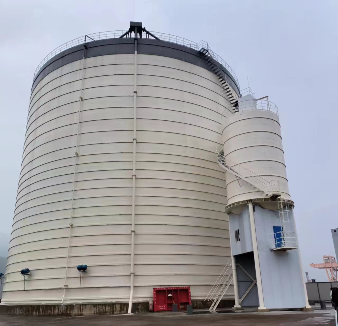 南郊10万吨水泥钢板库